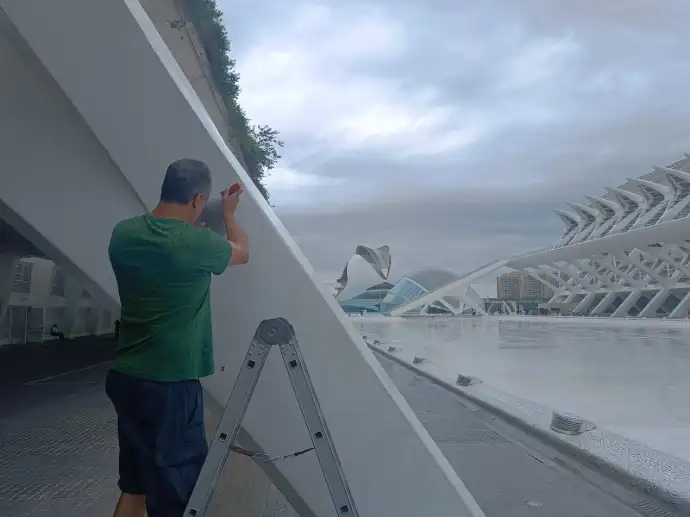 Aingenia trabajando en la ciudad de las Artes y las ciencias